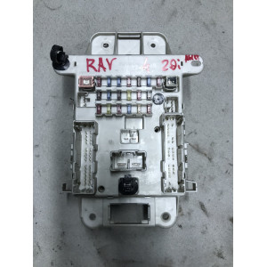 Блок предохранителей Toyota Rav-4 (2000-2006) 8273342080