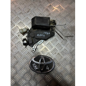 Замок крышки багажника Toyota Rav-4 (2000-2006) 6911042090