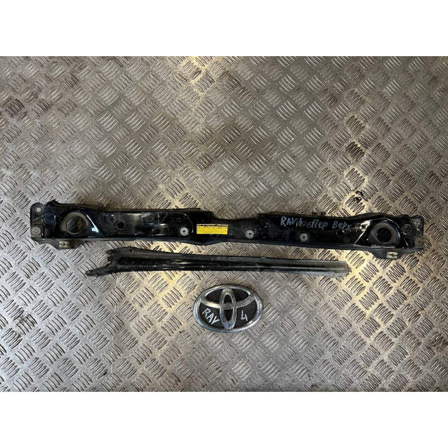 Панель передняя верхняя Toyota Rav-4 (2000-2006) 53216-42030