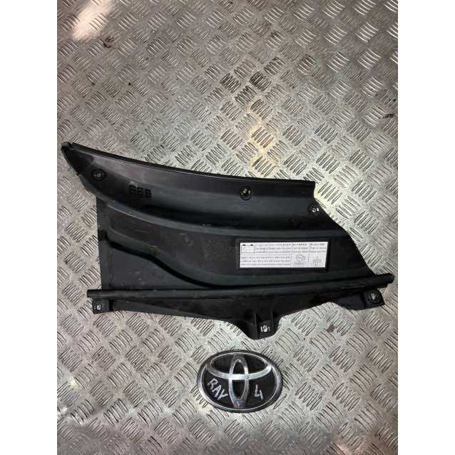 Жабо пластик панель під лобове скло (двірники) Toyota Rav-4 (2000-2006) 5570842110