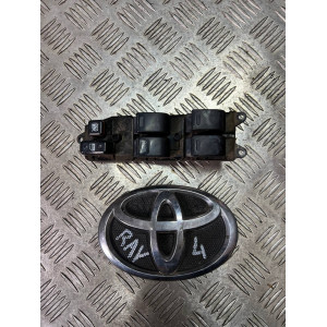 Блок управления стеклоподъемниками Toyota Rav-4 (2000-2006) 8482042090