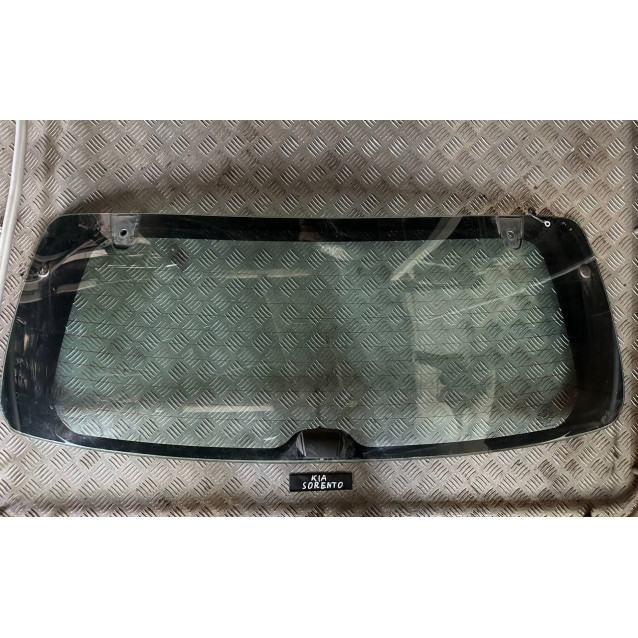 Стекло заднее в крышку багажника KIA Sorento (2002-2009) 817113E030