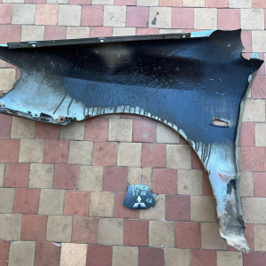 Крыло переднее правое Mitsubishi Space Star (98-05) MN133376