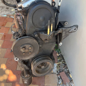 Двигатель без навесного оборудования Mitsubishi Space Star Lancer 9 1,6 MD378071 4G18