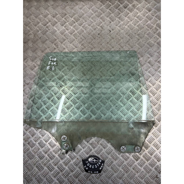 Стекло двери заднее правое Subaru Forester SG (2002-2008) 62011SA000
