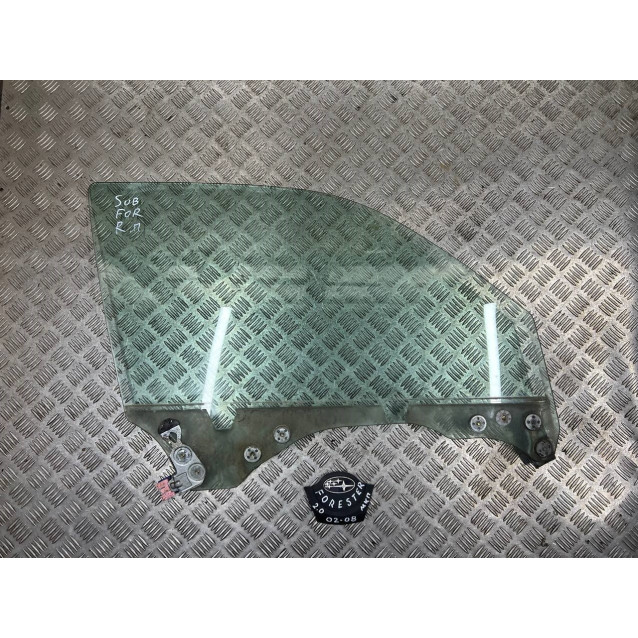 Стекло двери переднее правое Subaru Forester SG (2002-2008) 61011SA000