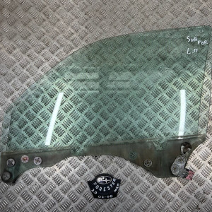 Стекло двери переднее левое Subaru Forester SG (2002-2008) 61011SA010