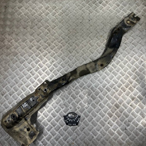 Балка передняя подрамник опора Subaru Forester SG (2002-2008) 50515SA020 правая