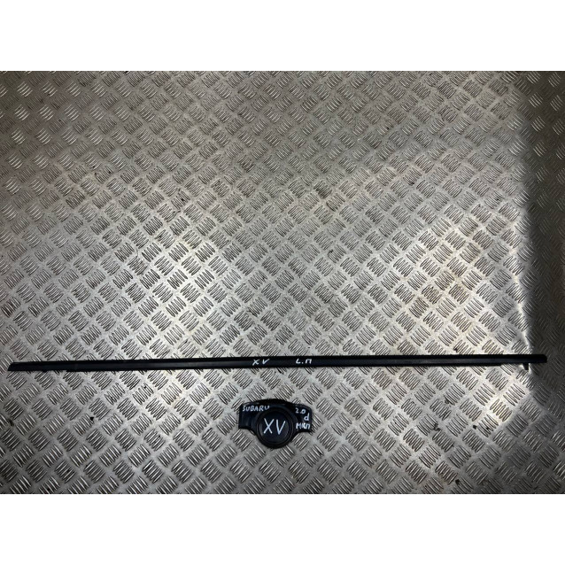 Молдинг стекла двери передней Subaru XV (2011-2017) 61280FJ000 61280FJ001 61280FJ010 61280FJ011
