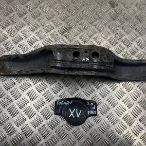 Кронштейн крепления двигателя ( траверса нижня) Subaru XV (2011-2017) 41011AG040 