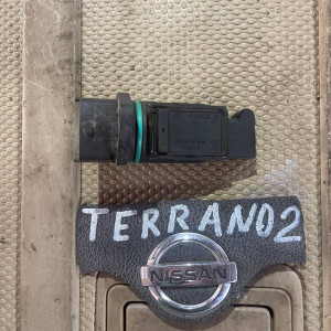 Расходомер (датчик потока) воздуха Nissan Terrano II (1993-2006) 226807F405