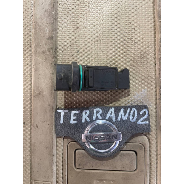 Расходомер (датчик потока) воздуха Nissan Terrano II (1993-2006) 226807F405