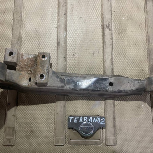 Балка nраверса переднего редуктора Nissan Terrano II (1993-2006) 547200F000 