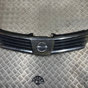 Рещітка радіатора Nissan Tiida C11 (2007-2013) 62310EM30A