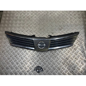 Рещітка радіатора Nissan Tiida C11 (2007-2013) 62310EM30A