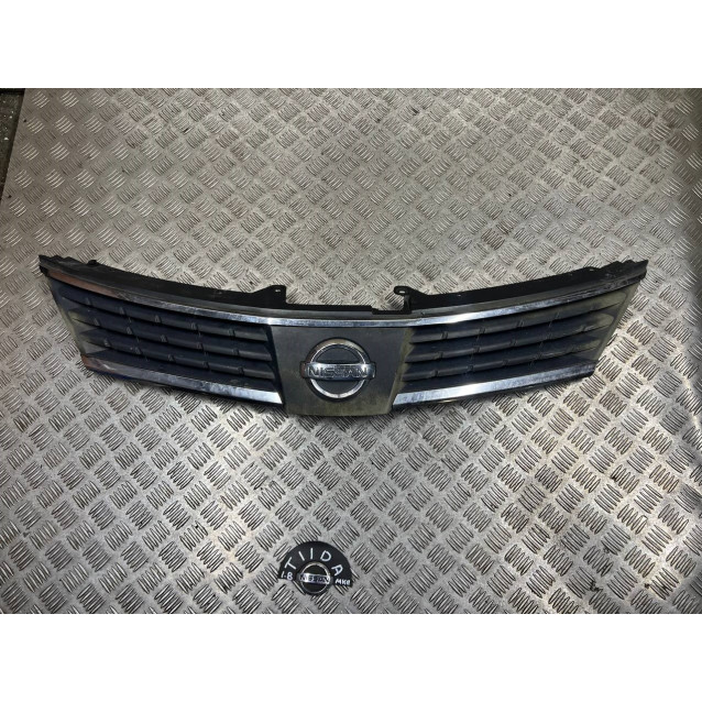 Рещітка радіатора Nissan Tiida C11 (2007-2013) 62310EM30A