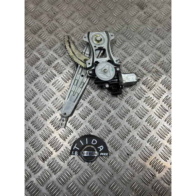 Стеклоподъемник задний правый Nissan Tiida C11 (2007-2013) 82720EE00B 80720EE00D