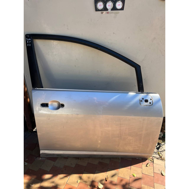 Дверь передня правая Nissan Tiida C11 (2007-2013) седан H0100EL030