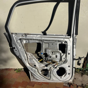 Дверь задняя левая Nissan Tiida C11 (2007-2013) седан H2101EL430 / 82101EL030