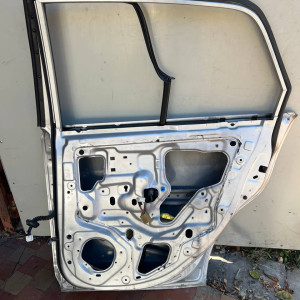 Дверь задняя правая Nissan Tiida C11 (2007-2013) седан H2100EL430
