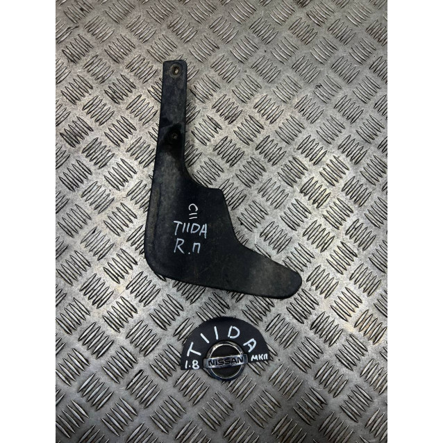 Брызговик передний правый Nissan Tiida C11 (2007-2013) 63854ED900