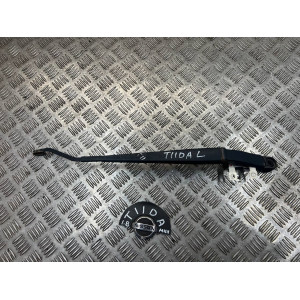 Держатель дворника левый Nissan Tiida C11 (2007-2013) 28881EM30A