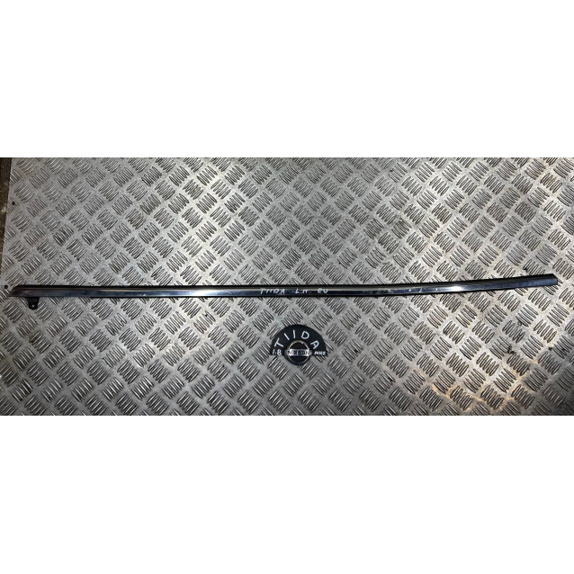 Молдинг стекла двери передней Nissan Tiida C11 (2007-2013) 80821EE010 80820EE010