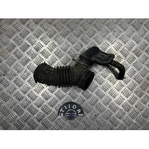 Патрубок повітряного фільтра Nissan Tiida C11 1,8 (2007-2013) 16576EL00B