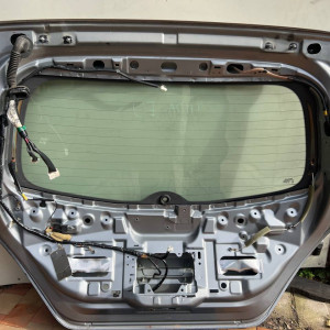 Крышка багажника Nissan Tiida C11 EU (2007-2013) K0100ZW4MA