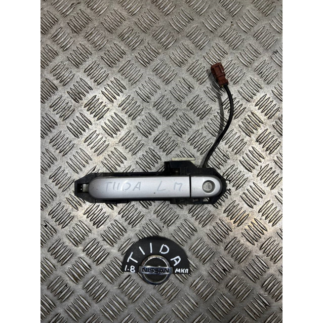Ручка двери наружная левая передняя Nissan Tiida C11 (2007-2013) 82641EL10A седан