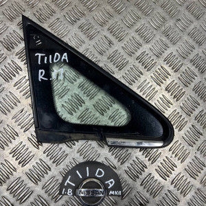 Стекло в кузов переднее правое (форточка) Nissan Tiida C11 (2007-2013) 76820ED900 76820ED400 *седан