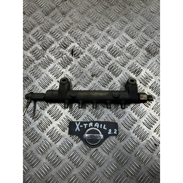Рампа топливная Nissan X-Trail T30 (2000-2006) 17520AW400