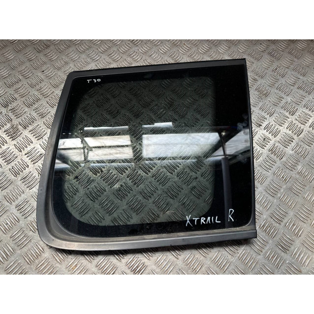 Стекло в кузов заднее правое (форточка) Nissan X-Trail (T30) (2000-2006) 833008H501