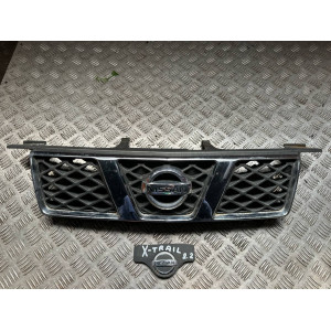 Рещітка радіатора Nissan X-Trail (T30) (2000-2006) 62310EQ400