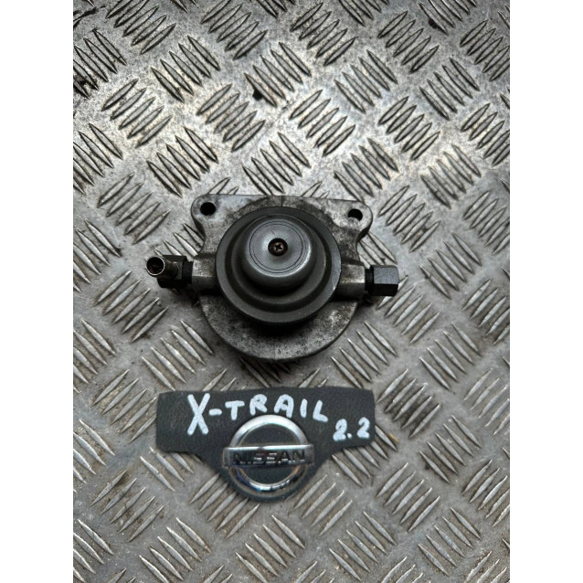 Кронштейн крышка топливного фильтра с подкачкой 2.2 Nissan X-Trail T30 (2000-2006) 164018H800