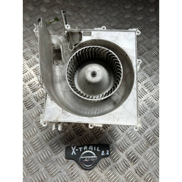 Моторчик вентилятор печки  Nissan X-Trail T30 (2000-2006) 272258H310 272300M000