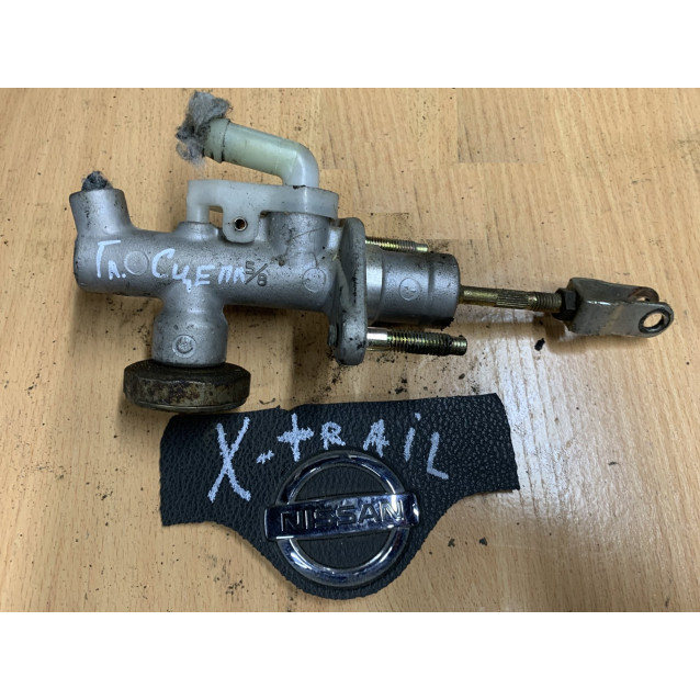 Цилиндр сцепления главный Nissan X-Trail (T30) (2000-2006) 306105M067