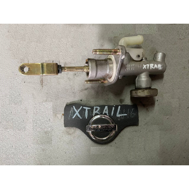 Цилиндр сцепления главный Nissan X-Trail (T30) (2000-2006) 306105M067