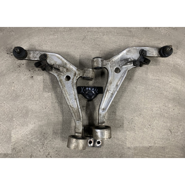 Рычаг передний левый Nissan X-Trail (T30) (2000-2006) 545018H310