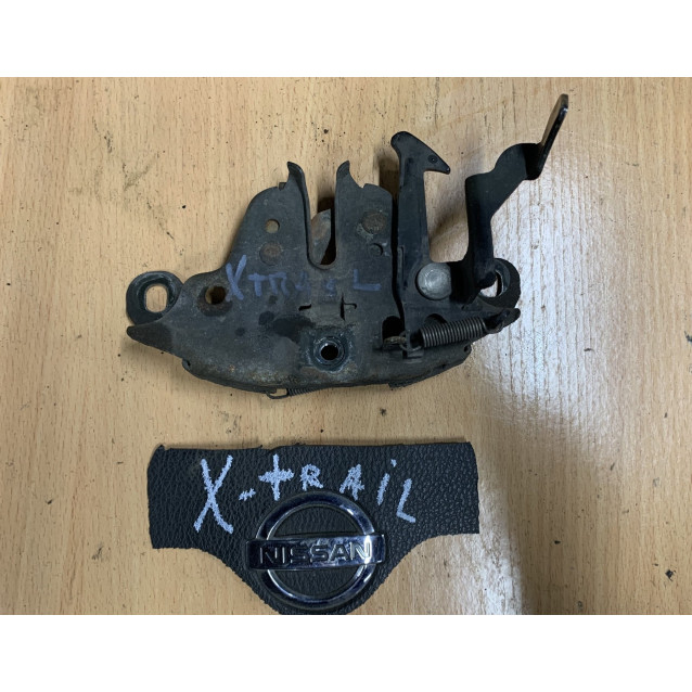 Замок капота Nissan X-Trail (T30) (2000-2006) 656018H900