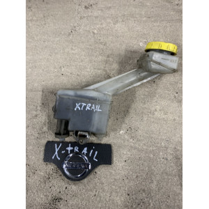 Бачок главного тормозного цилиндра Nissan X-Trail T30 (2000-2006) 2.5 АКПП 460108H601