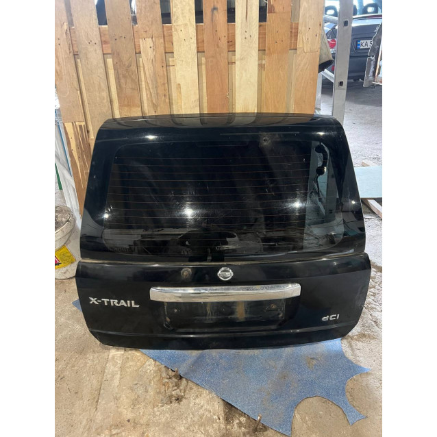 Крышка багажника Nissan X-Trail (T30) (2000-2006) со стеклом