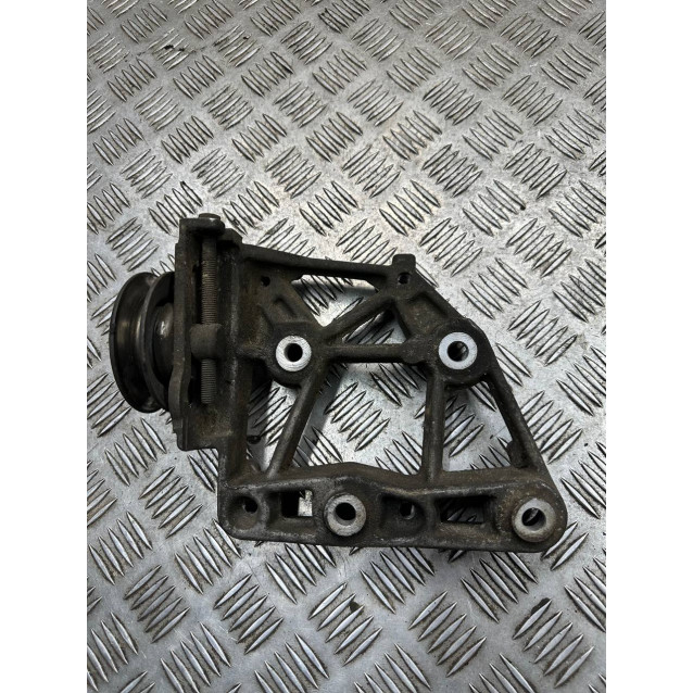 Кронштейн компрессора кондиционера Nissan X-Trail T30 (2000-2006) 2,2 Diesel 11910AD201