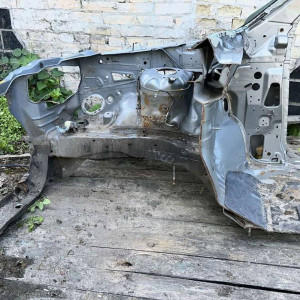 Лонжерон  Nissan X-Trail (T30) 2000-2006 *правый с частью передней панели