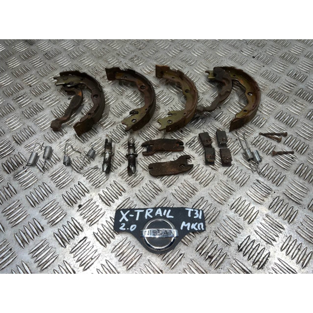 Колодки ручника тормозные Nissan X-Trail T31 (2007-2012) 2.0 МКПП 44060CY025