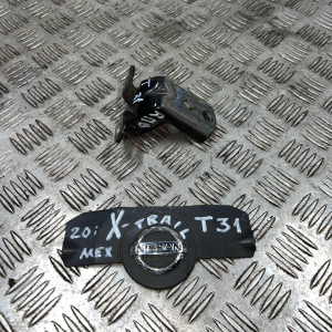 Петля двери передней правой верх Nissan X-Trail T31 (2007-2012) 824214P00A
