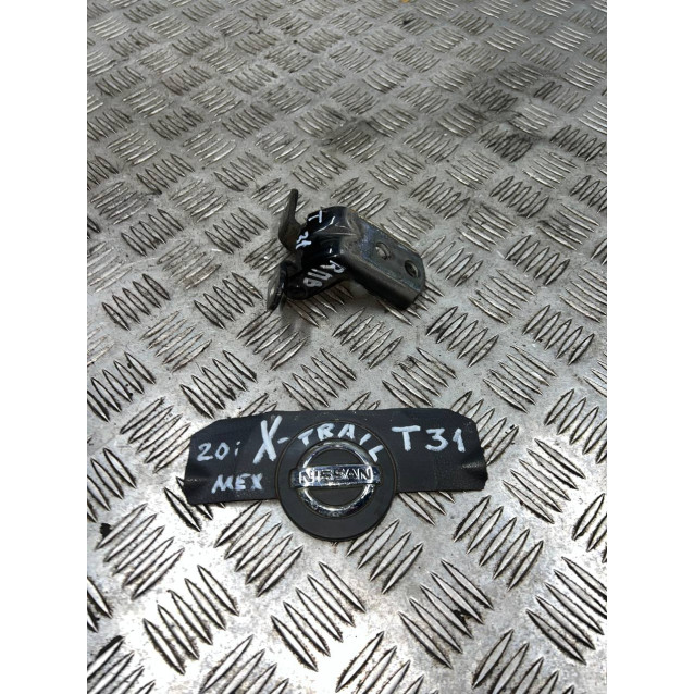Петля двери передней правой верх Nissan X-Trail T31 (2007-2012) 824214P00A