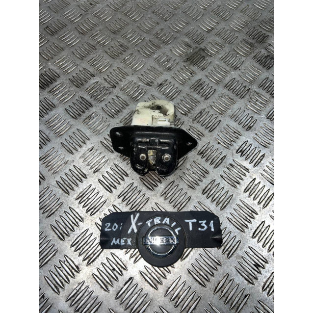 Замок крышки багажника Nissan X-Trail T31 (2007-2012) 90502JG00A