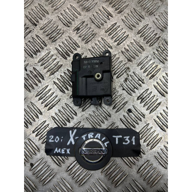Шаговый двигатель печки Nissan X-Trail T31 (2007-2012) 3J01030840 3J01030850