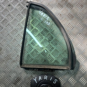 Стекло двери задние левое (форточка)Toyota Yaris (2005-2010) 681240D050